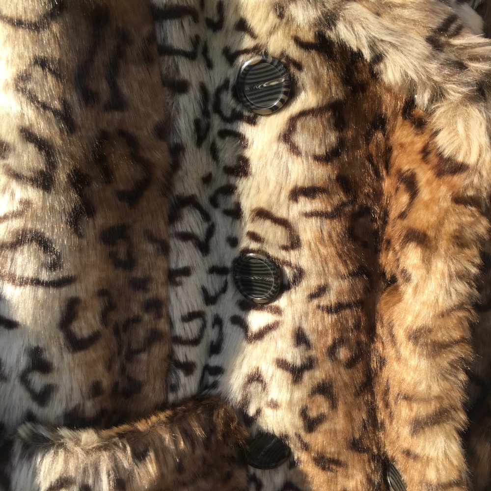 Leopard Coat - Picture 3 of 7